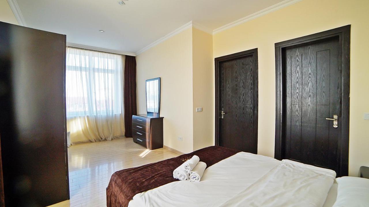 Mardi Plaza Hotel Batumi Ngoại thất bức ảnh