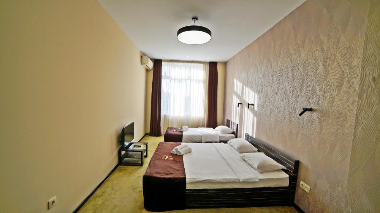 Mardi Plaza Hotel Batumi Ngoại thất bức ảnh