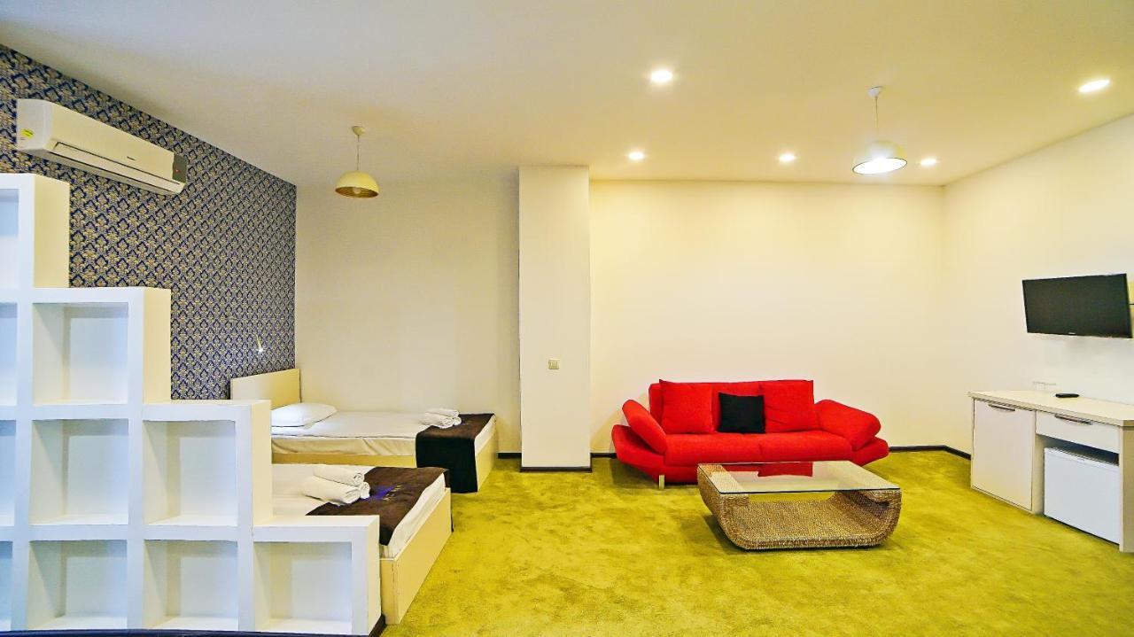 Mardi Plaza Hotel Batumi Ngoại thất bức ảnh