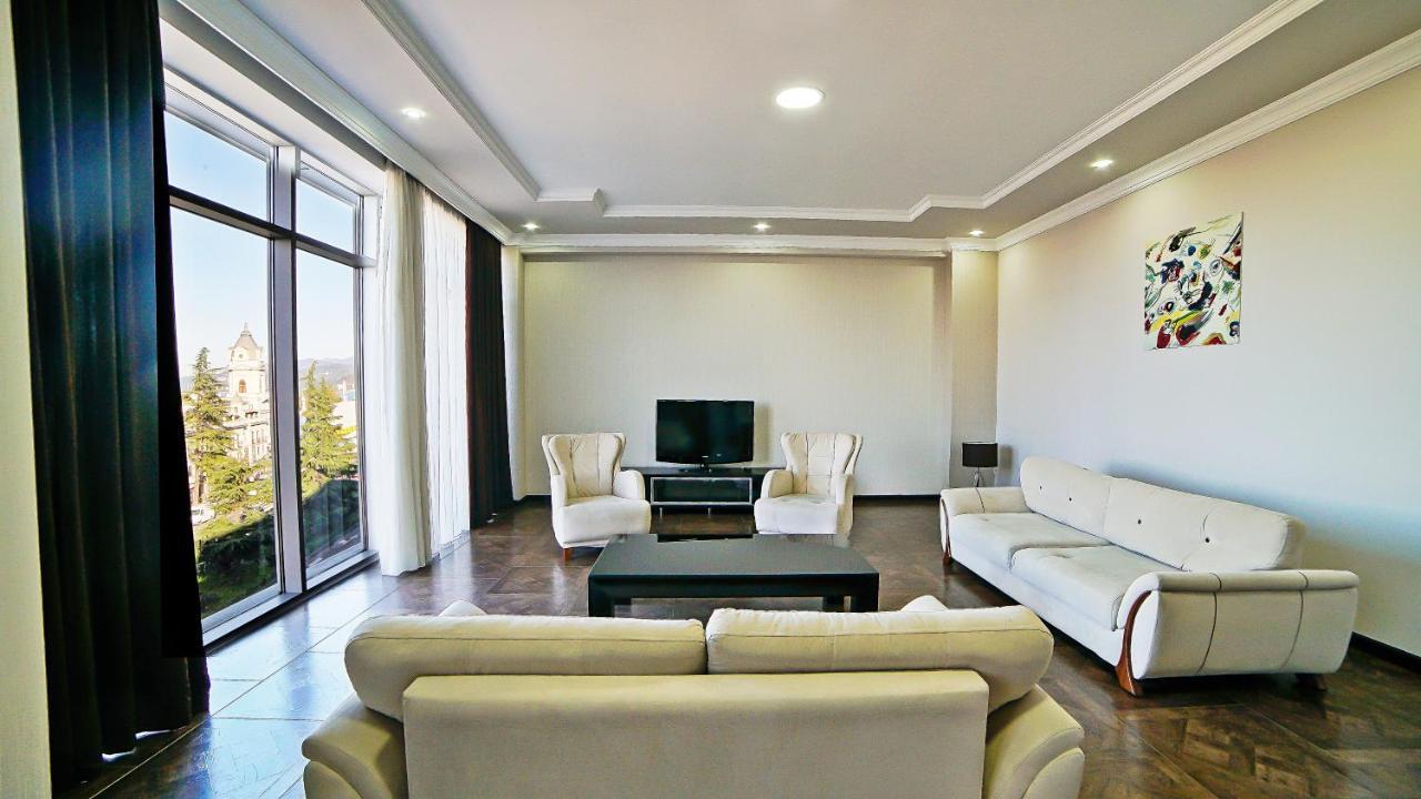 Mardi Plaza Hotel Batumi Ngoại thất bức ảnh