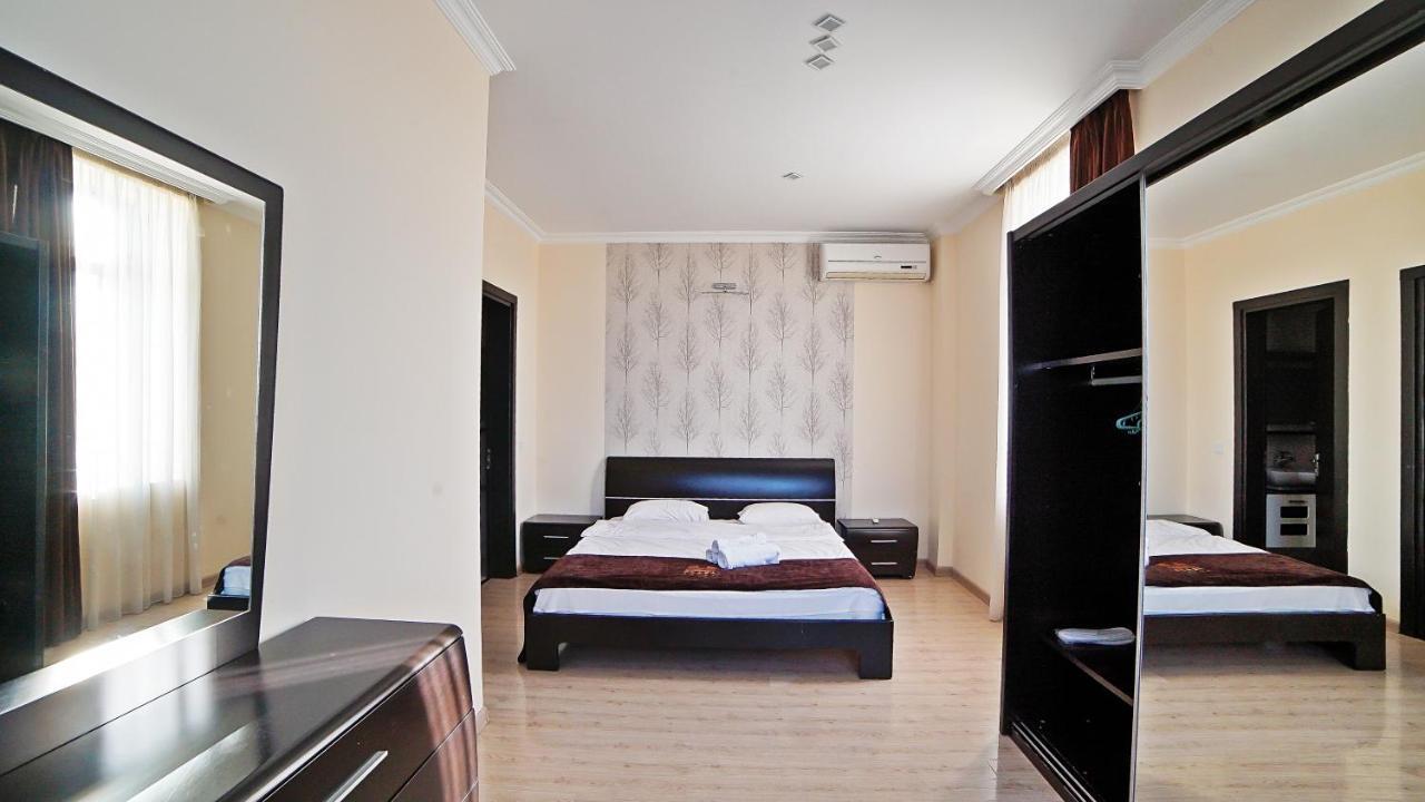 Mardi Plaza Hotel Batumi Ngoại thất bức ảnh