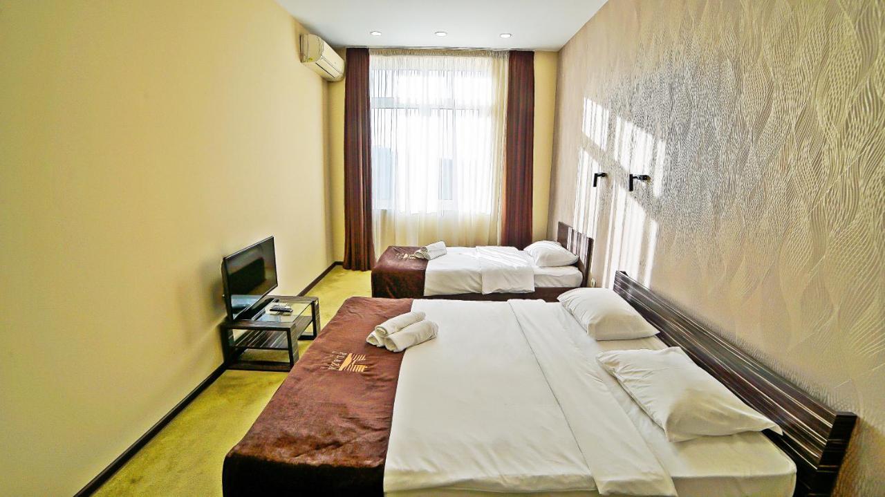 Mardi Plaza Hotel Batumi Ngoại thất bức ảnh