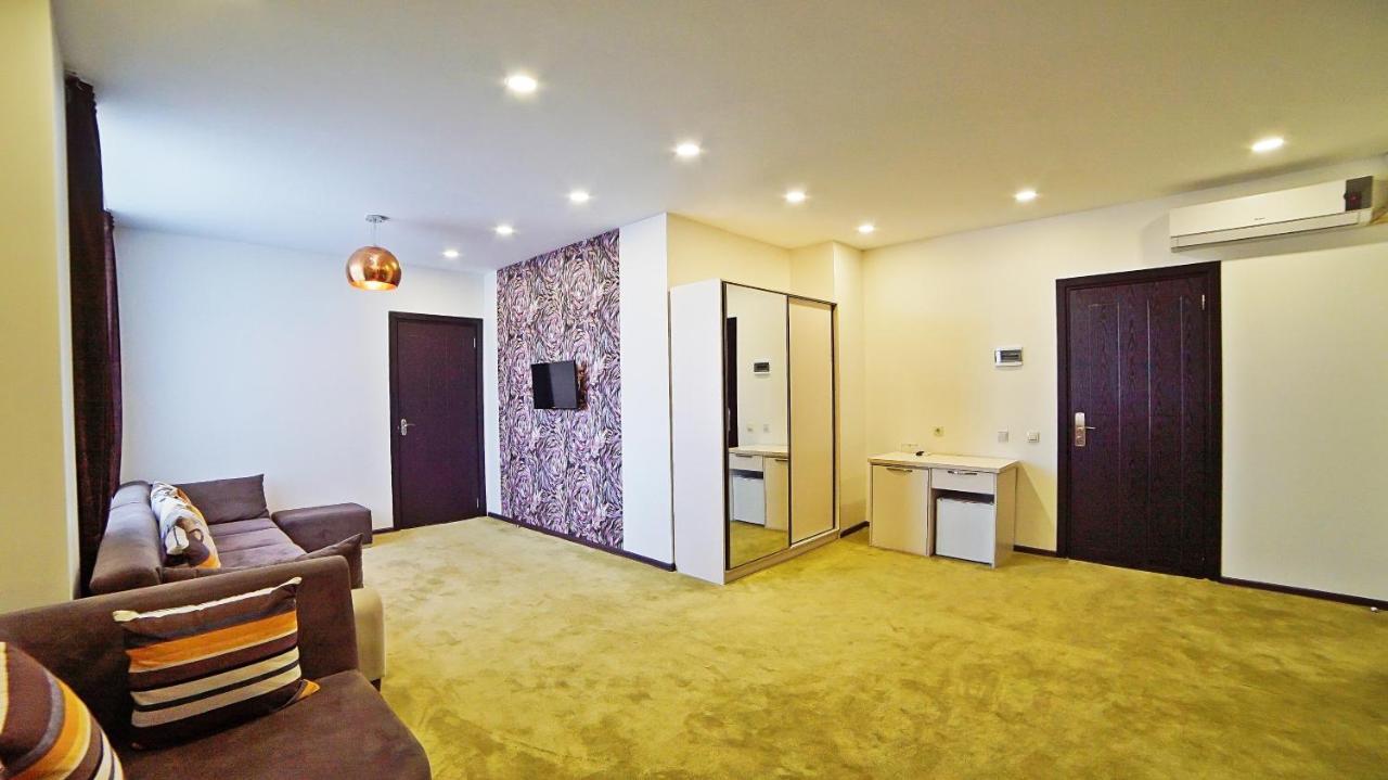 Mardi Plaza Hotel Batumi Ngoại thất bức ảnh