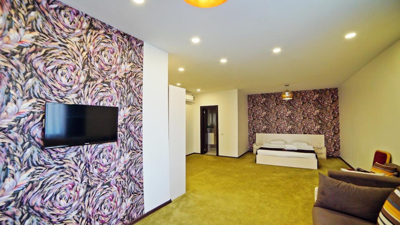 Mardi Plaza Hotel Batumi Ngoại thất bức ảnh