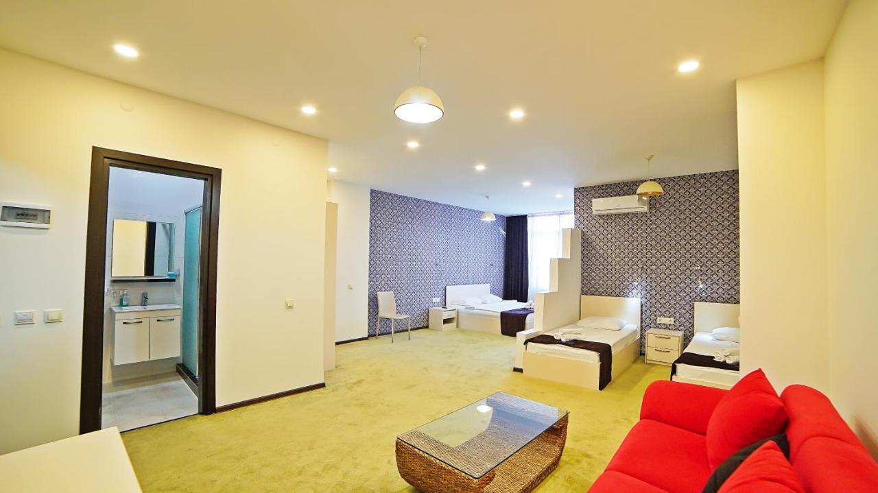 Mardi Plaza Hotel Batumi Ngoại thất bức ảnh